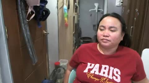 Snapshot of bigboobslyn chatting on July 17, 6:42 am bigboobslyn online show from July 17, 6:42 am