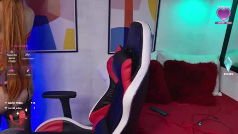 Snapshot of bigboottyxxx chatting on December 11, 5:43 am kyra Moor online show from December 11, 5:43 am