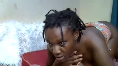 Snapshot of bigbooty_dimples chatting on December 5, 10:35 am Vee online show from December 5, 10:35 am