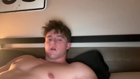 Snapshot of bigbootyburger1 chatting on February 28, 10:00 pm bigbootyburger1 online show from February 28, 10:00 pm