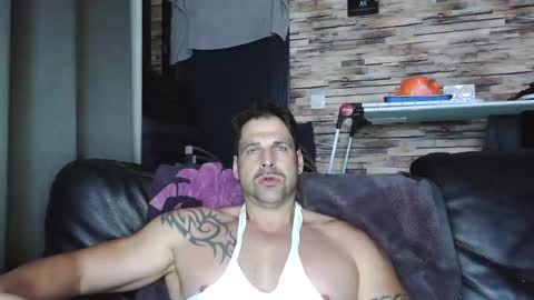 Snapshot of bigboyband chatting on November 13, 7:13 pm Bigboyband online show from November 13, 7:13 pm