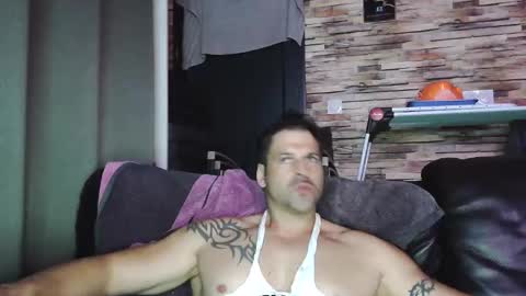 Snapshot of bigboyband chatting on November 15, 4:47 pm Bigboyband online show from November 15, 4:47 pm