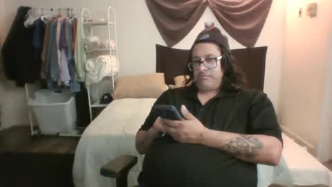Snapshot of bigboybigbutt69 chatting on January 29, 8:40 am bigboybigbutt69 online show from January 29, 8:40 am