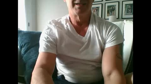 Snapshot of bigbravo337 chatting on November 9, 3:10 pm bigbravo337 online show from November 9, 3:10 pm