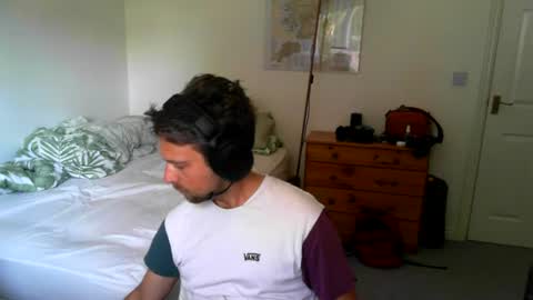 Snapshot of bigbrit_25 chatting on June 25, 12:31 pm Big Brit online show from June 25, 12:31 pm