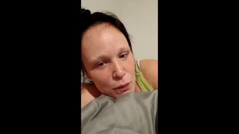 Snapshot of bigbutt35 chatting on February 15, 7:51 am bigbutt35 online show from February 15, 7:51 am