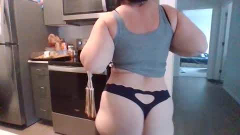 Snapshot of bigbutt35 chatting on February 17, 7:09 pm bigbutt35 online show from February 17, 7:09 pm