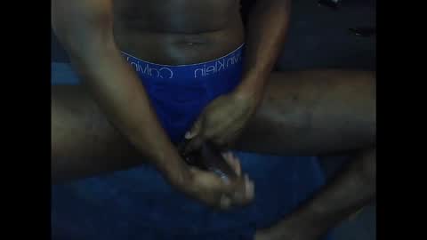 Snapshot of bigcalvin10 chatting on December 17, 7:42 pm bigcalvin10 online show from December 17, 7:42 pm