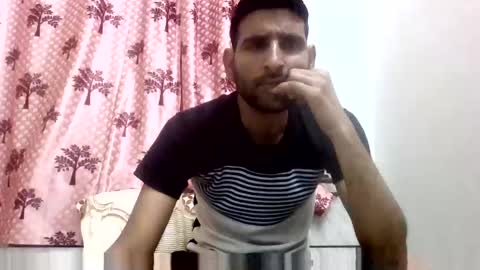 Snapshot of bigcockboy2580 chatting on November 19, 8:25 am akash online show from November 19, 8:25 am