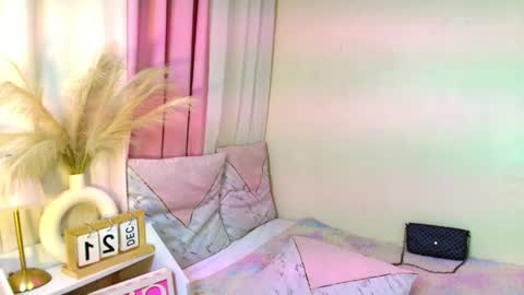 HOLLY online show from December 21, 11:28 am