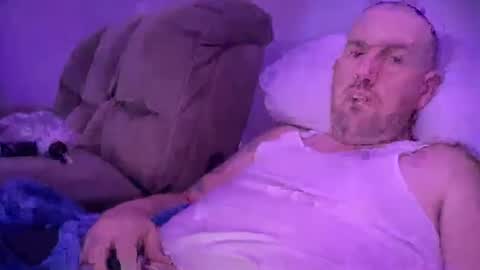 bigcocksuckingslut online show from December 3, 2:03 am
