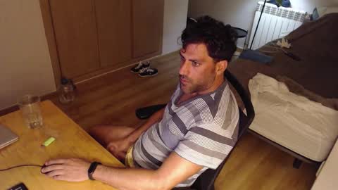 Snapshot of bigcok35spain chatting on October 12, 7:24 pm bigcok35spain online show from October 12, 7:24 pm