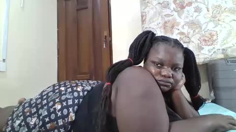 Snapshot of bigdarkass chatting on June 4, 9:32 pm VIOLET online show from June 4, 9:32 pm