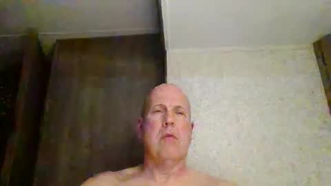 Snapshot of bigdave10005 chatting on April 25, 2:25 am bigdave10005 online show from April 25, 2:25 am