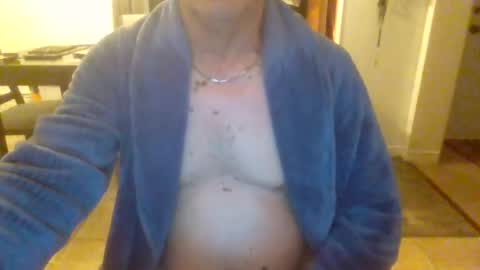 bigdeer581917471 online show from June 16, 7:11 am