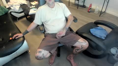 bigdickpiercedtattoos online show from September 11, 11:49 pm