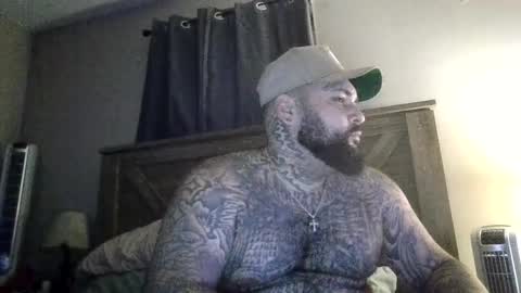 Snapshot of bigdickrican94 chatting on December 15, 10:25 pm bigdickrican94 online show from December 15, 10:25 pm