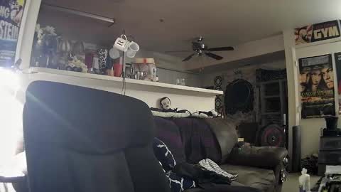 biggerisbetter21 online show from January 25, 4:23 am