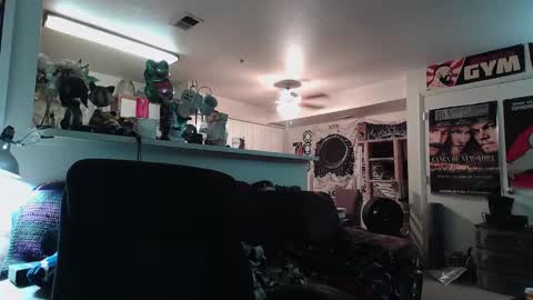 Snapshot of biggerisbetter21 chatting on March 2, 7:37 am biggerisbetter21 online show from March 2, 7:37 am