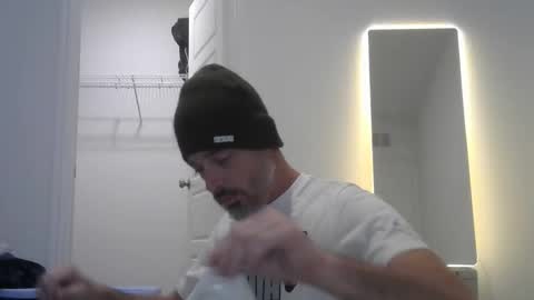 Snapshot of biggin10inch chatting on April 22, 6:05 am Gavin online show from April 22, 6:05 am