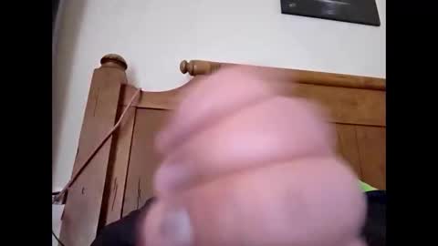 Snapshot of bigguunn chatting on February 16, 11:23 pm bigguunn online show from February 16, 11:23 pm