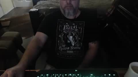 bighugmugg online show from May 8, 11:04 am