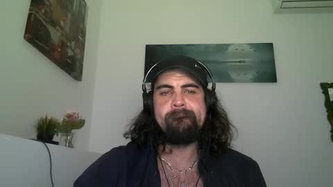 BigJohnOfTheWoods online show from October 12, 4:33 am