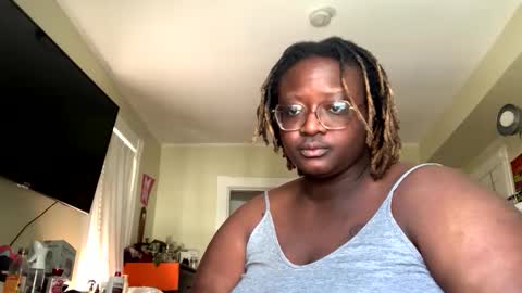 Snapshot of bigkittyraven chatting on February 5, 6:34 pm bigkittyraven online show from February 5, 6:34 pm