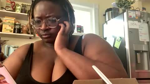 Snapshot of bigkittyraven chatting on February 17, 8:26 pm bigkittyraven online show from February 17, 8:26 pm