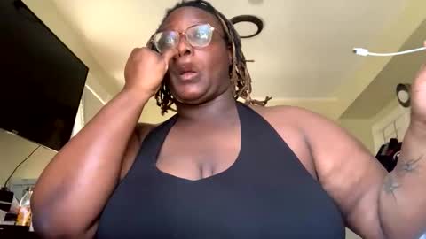 Snapshot of bigkittyraven chatting on February 24, 5:11 pm bigkittyraven online show from February 24, 5:11 pm