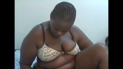 Snapshot of bigmama807715 chatting on February 3, 9:42 pm bigmama807715 online show from February 3, 9:42 pm