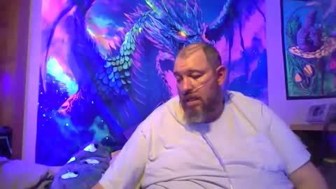 bigman42of0rlife online show from April 15, 8:54 am