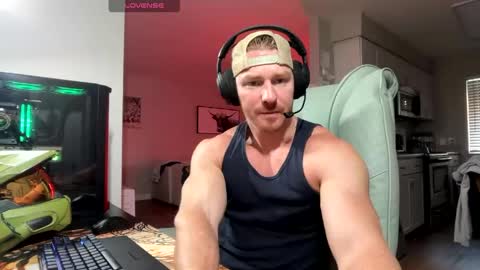 Snapshot of bigmcr1 chatting on June 6, 2:16 am Nick Barker online show from June 6, 2:16 am