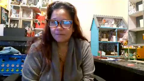 the Mini mami online show from November 4, 9:19 am