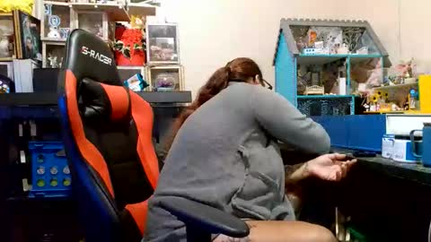 the Mini mami online show from November 5, 10:59 am