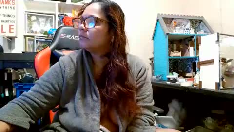 the Mini mami online show from November 13, 12:48 pm