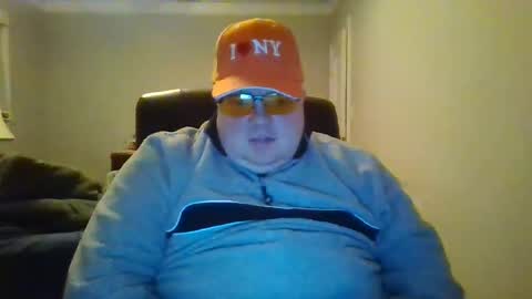 Snapshot of bigred_nyc chatting on January 25, 4:02 am Big Red online show from January 25, 4:02 am