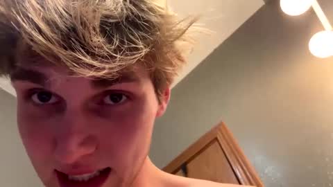 bigskinnyboyshh online show from December 27, 8:35 am