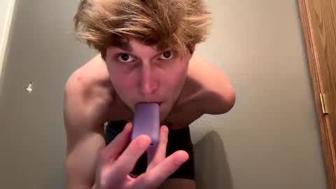 bigskinnyboyshh online show from January 16, 3:45 am