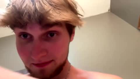 bigskinnyboyshh online show from November 12, 4:13 am