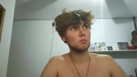 bigskinnyboyshh online show from March 10, 12:04 am