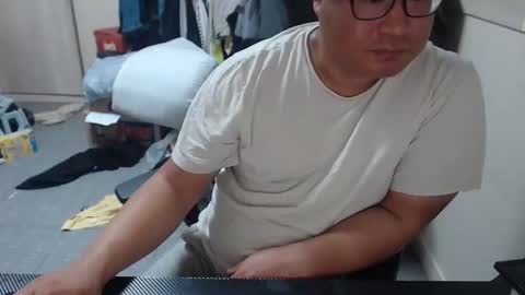 Snapshot of bigsun2222 chatting on October 4, 8:18 pm bigsun2222 online show from October 4, 8:18 pm
