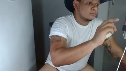 Snapshot of bigthick_blackcock chatting on November 27, 7:10 am MANUEL online show from November 27, 7:10 am
