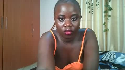 bigtits_baddie online show from December 2, 1:55 am