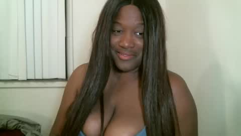 Snapshot of bigtitscassie chatting on December 3, 2:58 am Bigtitscassie online show from December 3, 2:58 am