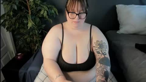 bigtittybbw online show from February 23, 5:43 pm