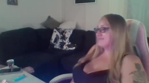 Mountain Mama online show from October 3, 1:13 am