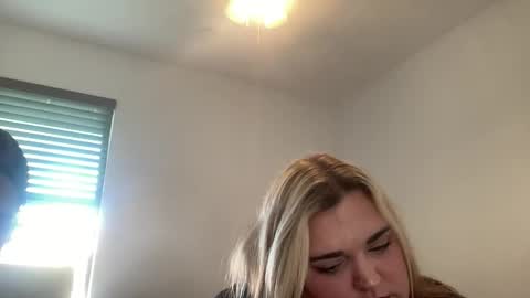 Snapshot of bigtitwhitegirl chatting on December 16, 7:52 pm bigtitwhitegirl online show from December 16, 7:52 pm