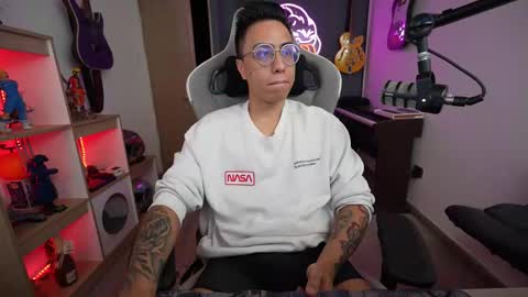 bigxboy96 online show from November 9, 5:28 am