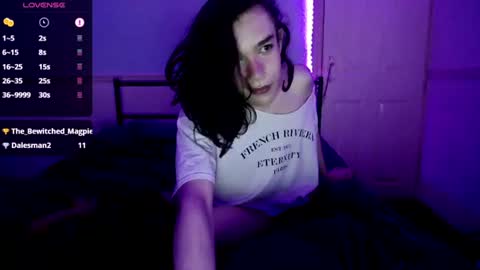 straything online show from June 10, 8:52 pm